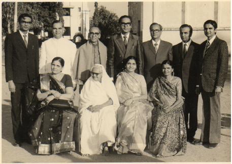 Manubhai's mother Ichchha Ba with her ten children